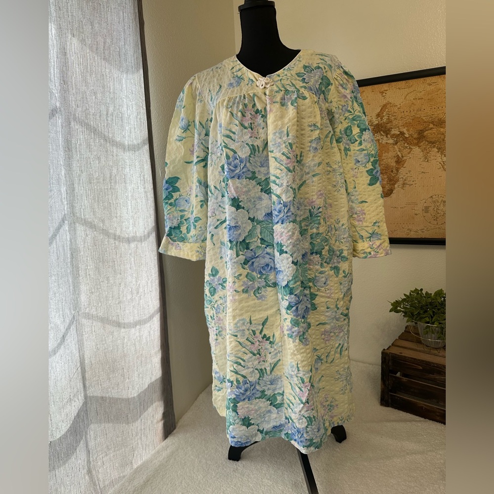Women’s vintage floral nightgown